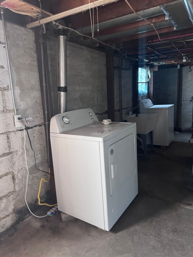 Building Photo - 60 W Cotton St