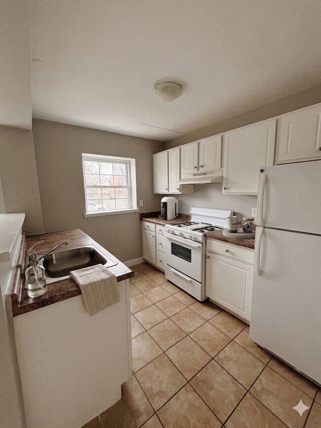 Building Photo - 41 Niles St