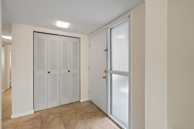 Building Photo - 54 Veronese Ct