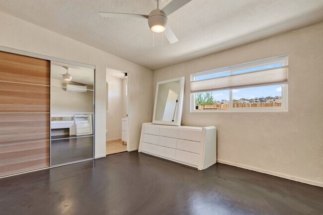 Building Photo - ~Designer Desert Retreat~