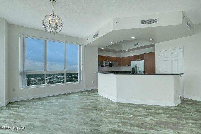 Building Photo - 241 Riverside Dr