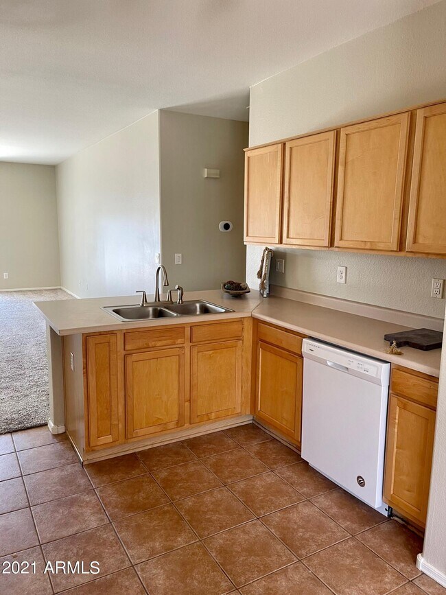 Building Photo - 23808 N Sunrise Cir