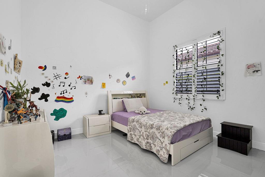 Building Photo - 2952 NW 84th Ter