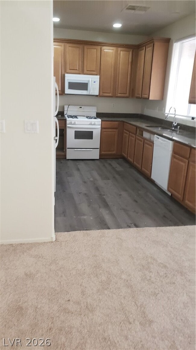 Building Photo - 7510 Perla Del Mar Ave