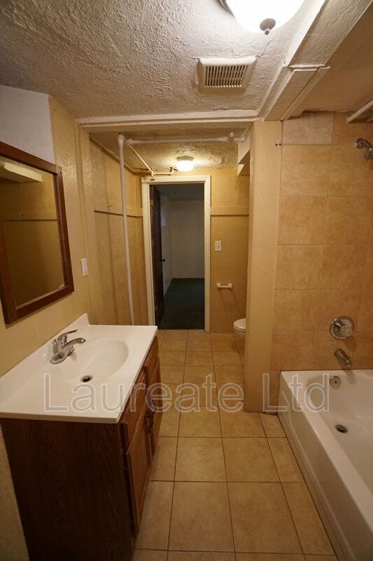 Building Photo - 1301 Tennyson St