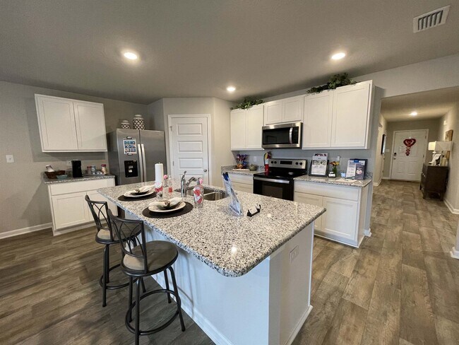 Building Photo - 23354 Shadowridge Dr