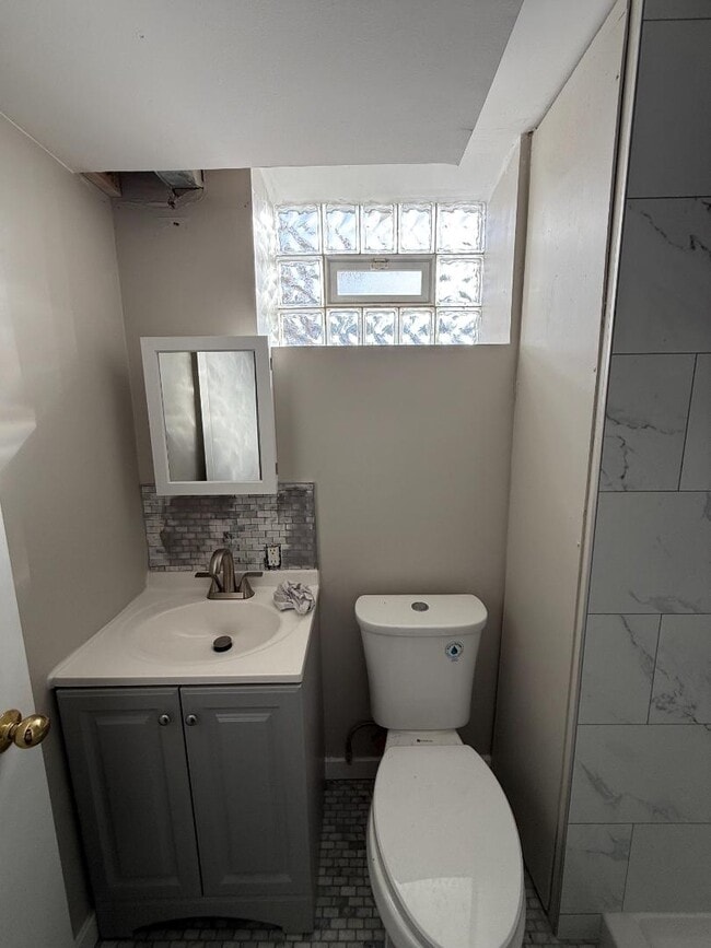 Building Photo - 3553 Dupont Ave S