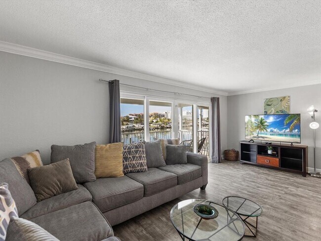 Building Photo - 185 Brightwater Dr