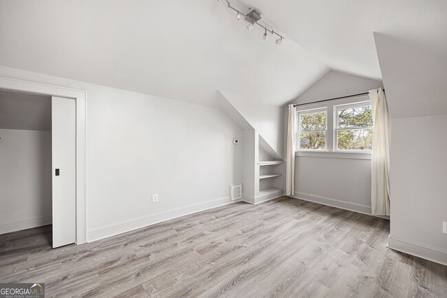 Building Photo - 193 Feld Ave