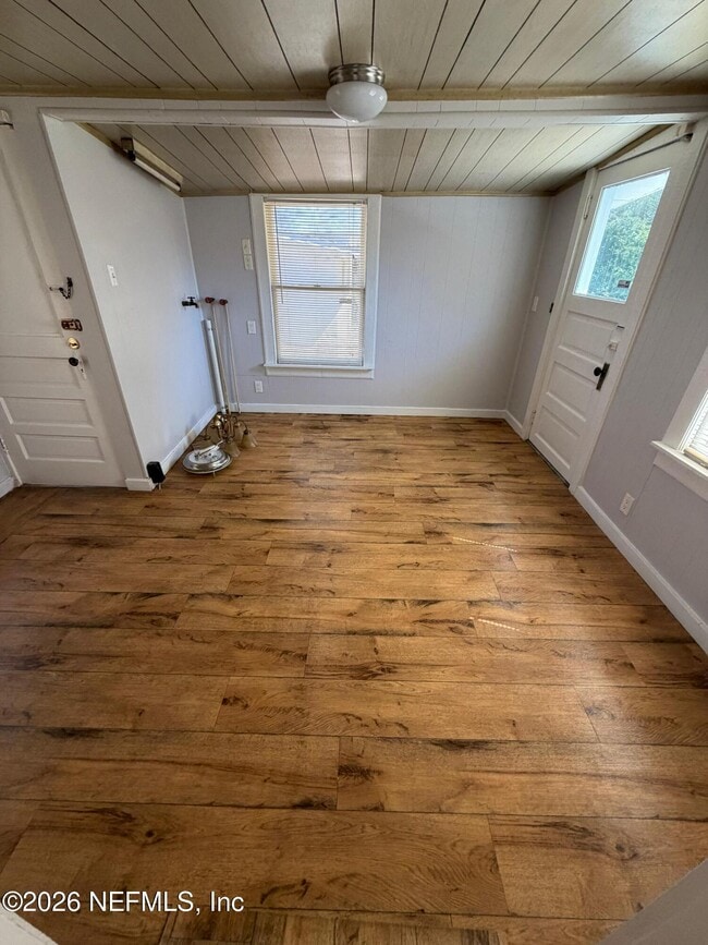 Building Photo - 837 St Clair St