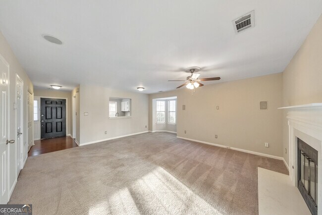 Building Photo - 2045 Fairways Ct