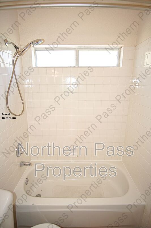 Building Photo - 1316 Desierto Azul Dr