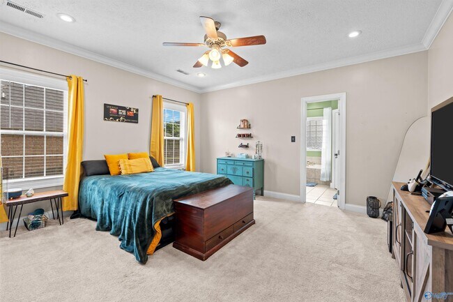 Building Photo - 25850 Iron Gate Dr