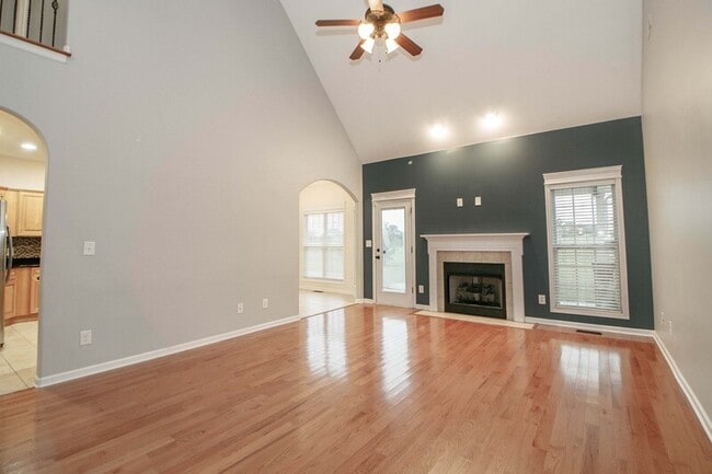 Building Photo - 1540 Edgewater Ln