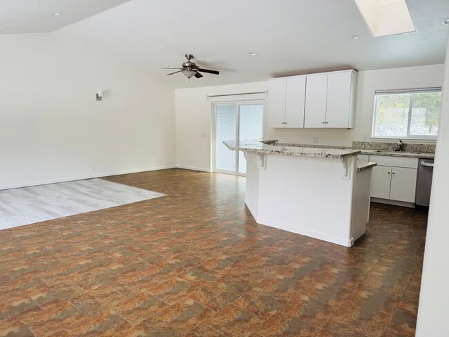 Building Photo - 2 bedroom 2 bath cabin close to hiking and biking trails