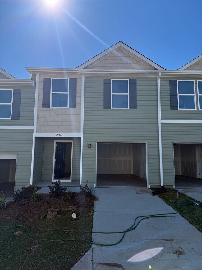 Building Photo - Brand new Townhome in Newton