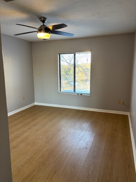 Upstairs bedroom - 1620 View Ln