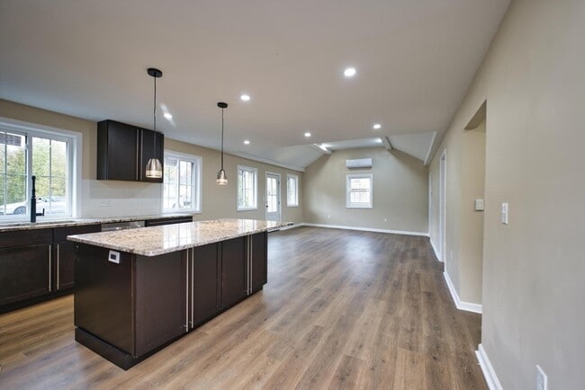 Building Photo - 4 Water St