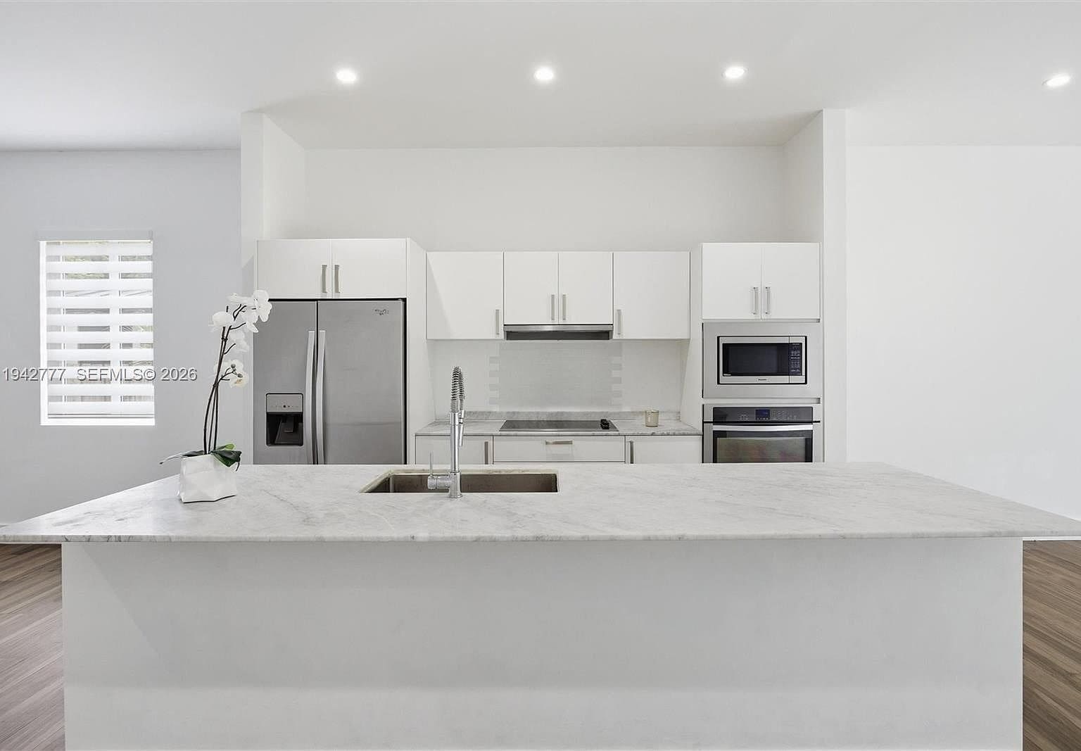 Building Photo - 2852 SW 32nd Ct