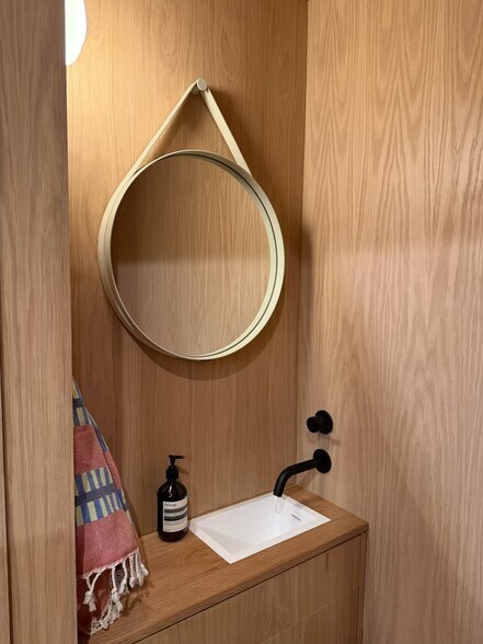 Building Photo - 375 6th Ave