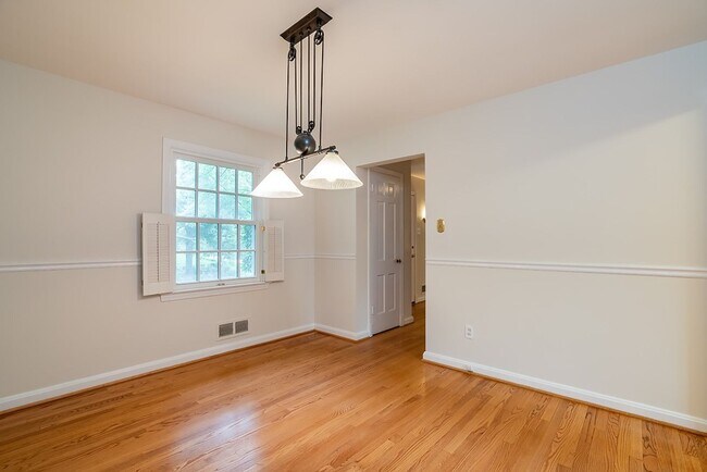 Building Photo - MUST SEE! Cozy Corner Cape in Chevy Chase is Move-in Ready!