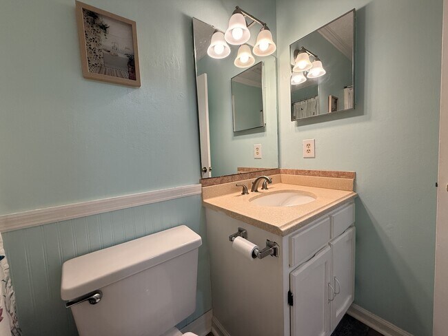 Building Photo - 7700 Porcher Dr