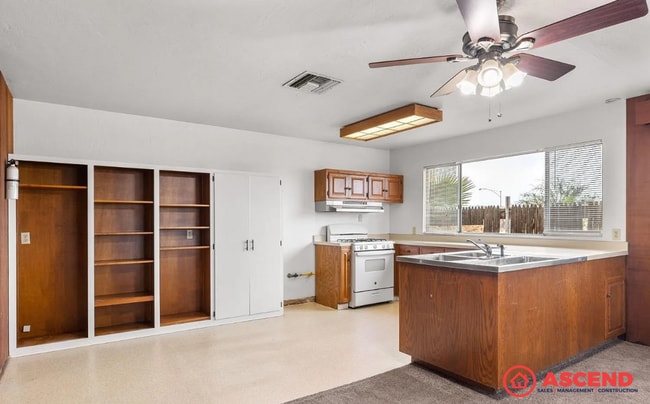 Building Photo - 400 E Belle Terrace