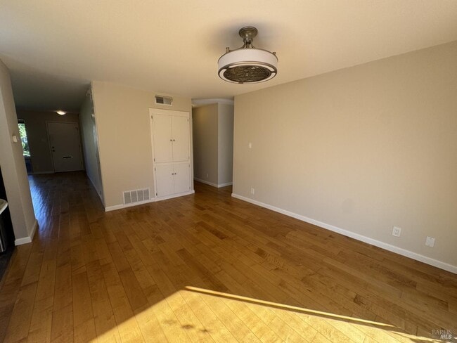 Building Photo - 1060 Los Gamos Rd