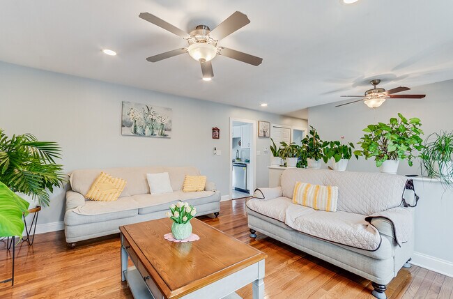 Building Photo - 2340 Portsmouth Ct