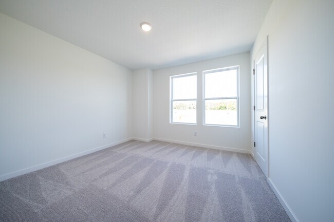 Building Photo - 10429 Ithaca Ln N