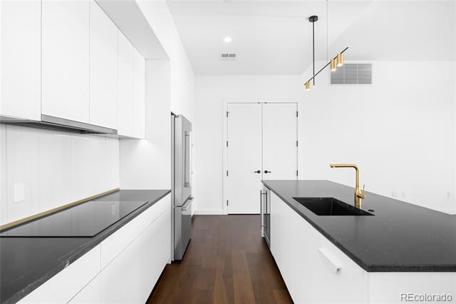 Building Photo - 3520 Chestnut Pl