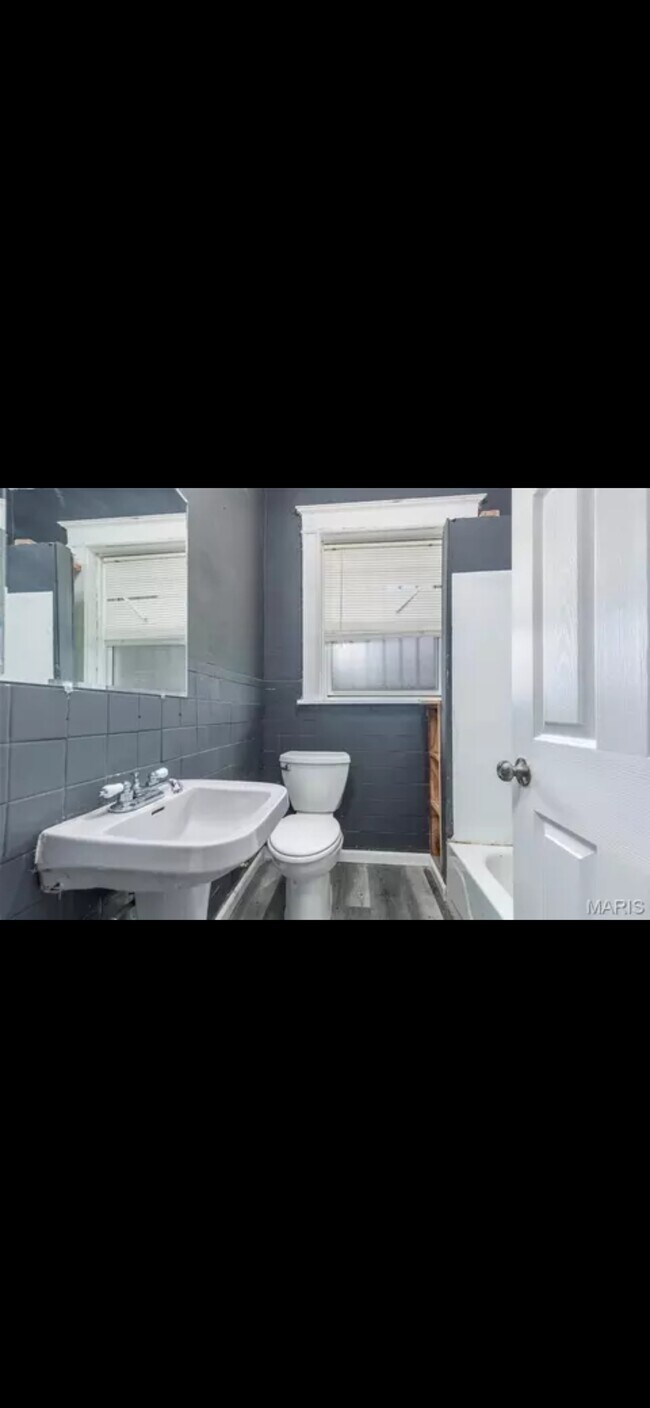 Building Photo - 5410 Emerson Ave