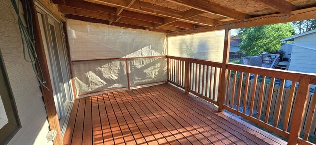 Building Photo - 2 Bedroom 1.5 Bathroom 1 Car Garage For Rent