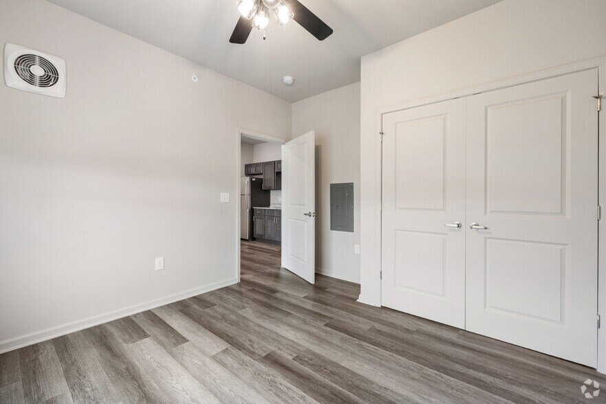 Primary Photo - Platform Dothan