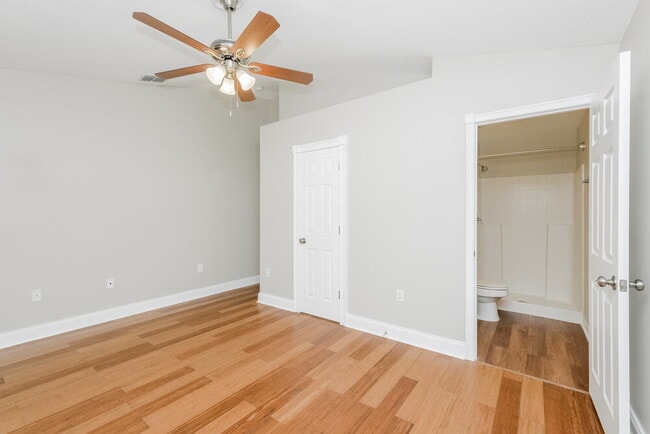 Building Photo - 1018 Brenton Leaf Dr