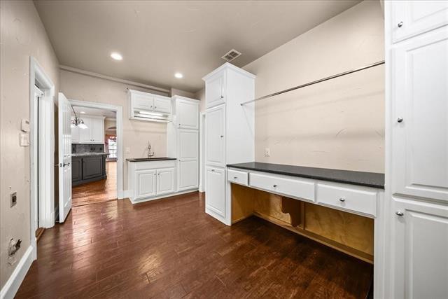 Building Photo - 900 Amethyst Dr