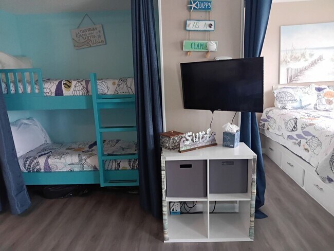 Building Photo - Charming 1BR Condo in Myrtle Beach