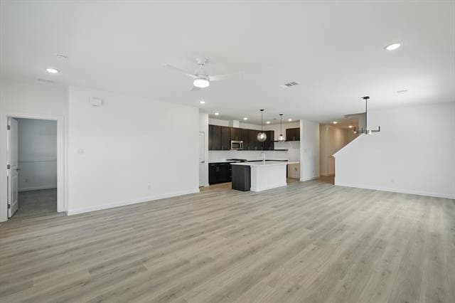 Building Photo - 2238 Maple Rdg Dr