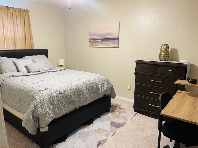 Building Photo - 114 E Liberty St