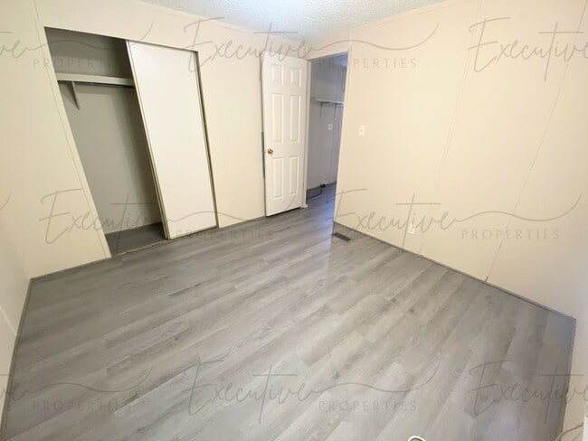 Building Photo - Remodeled Mobile Home: 2 Bed, 1 Bath in Sulphur, LA