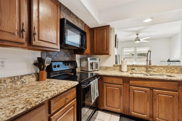 Building Photo - 724 Creekwood Ct