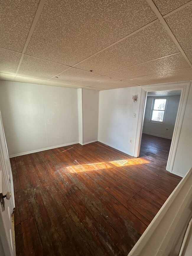 Building Photo - 728 Glen Pl