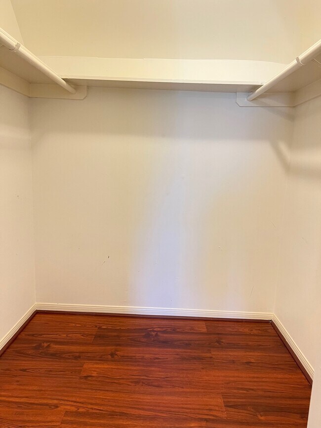 Building Photo - 1802 Hickory Hill Ct