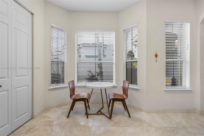 Building Photo - 896 Spinnaker Dr