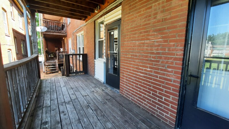 Building Photo - 1003 Art Hill Pl