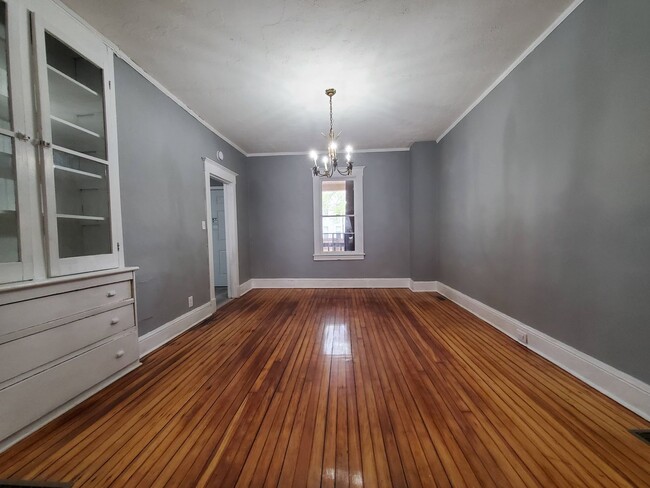 Building Photo - Single Family Home w/ HUGE Yard
