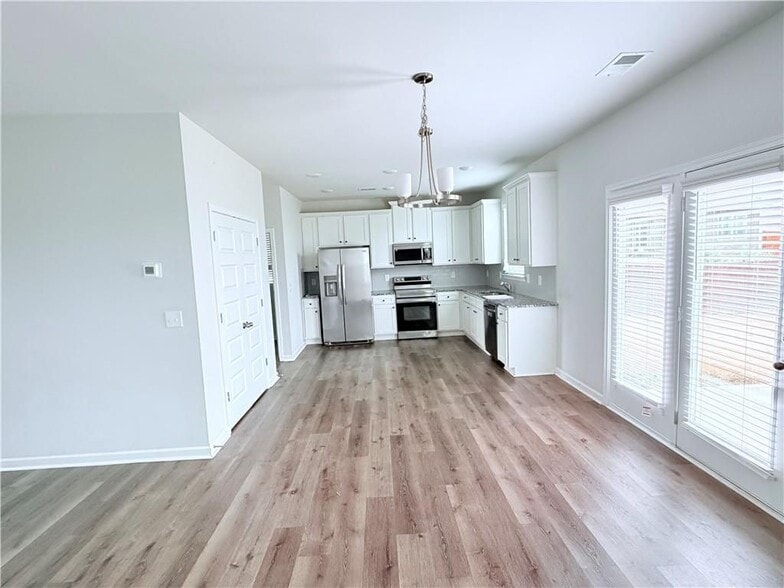 Building Photo - 409 McGinnis Cir