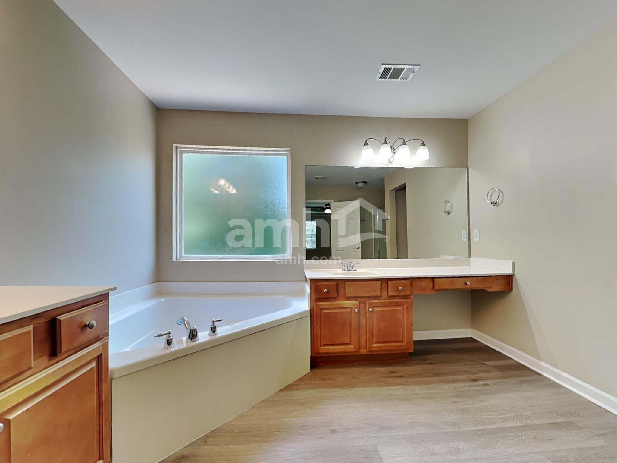 Building Photo - 319 Forest Bend Dr