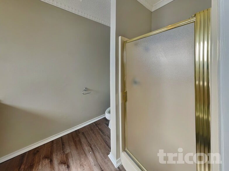 Building Photo - 509 Live Oak Dr