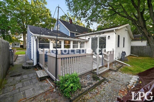Building Photo - 2428 Bucklew Dr